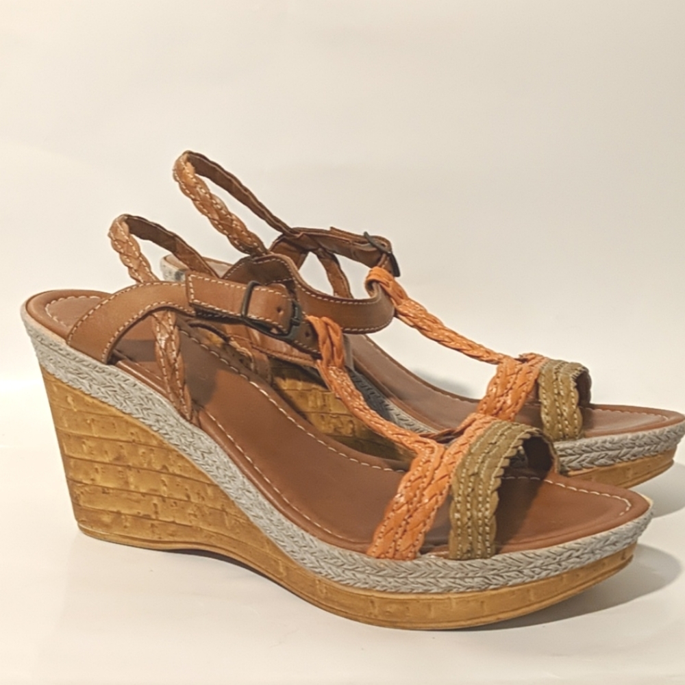 Kelly & Katie Wedges